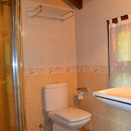 Con Piscina En Isòvol